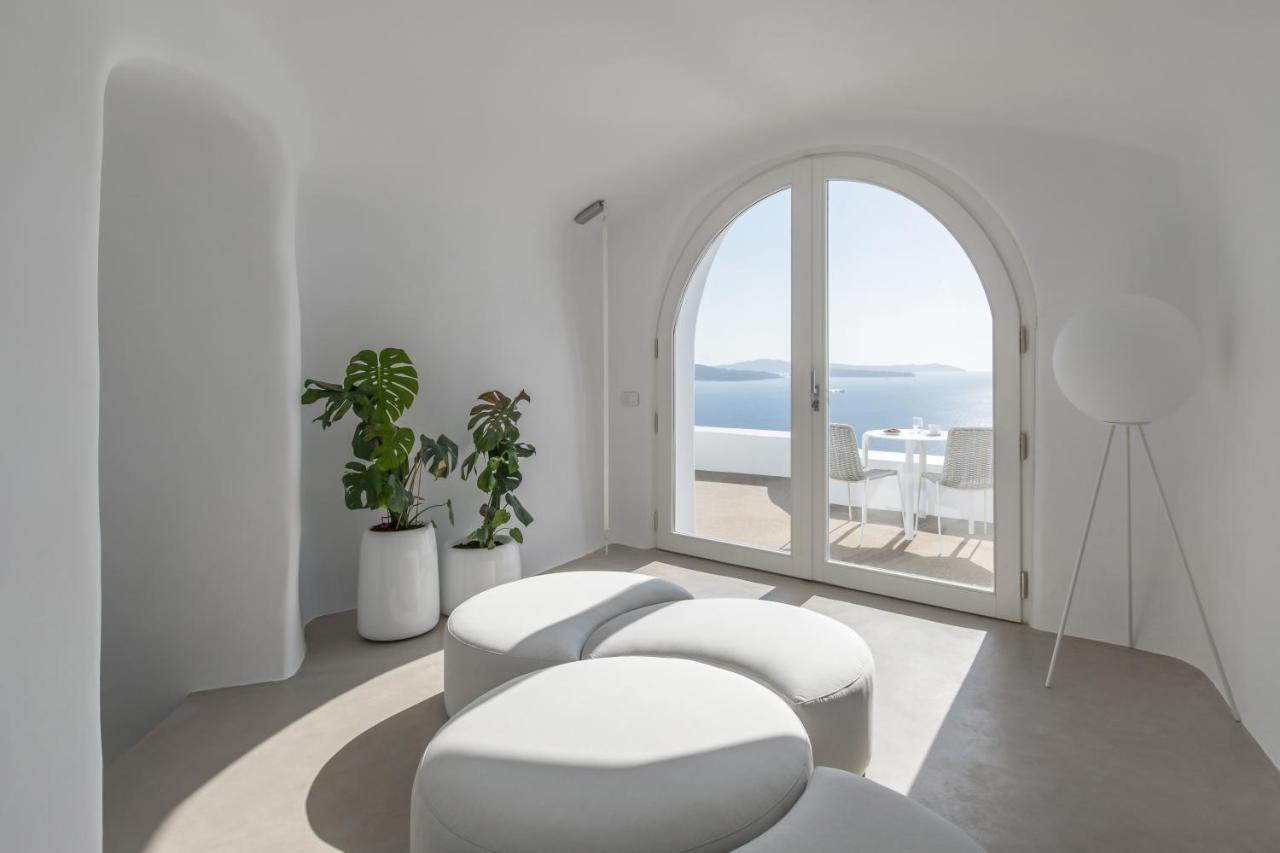The Saint Oia